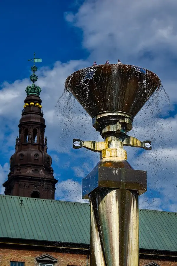 Fountain with pigeons, Copenhagen