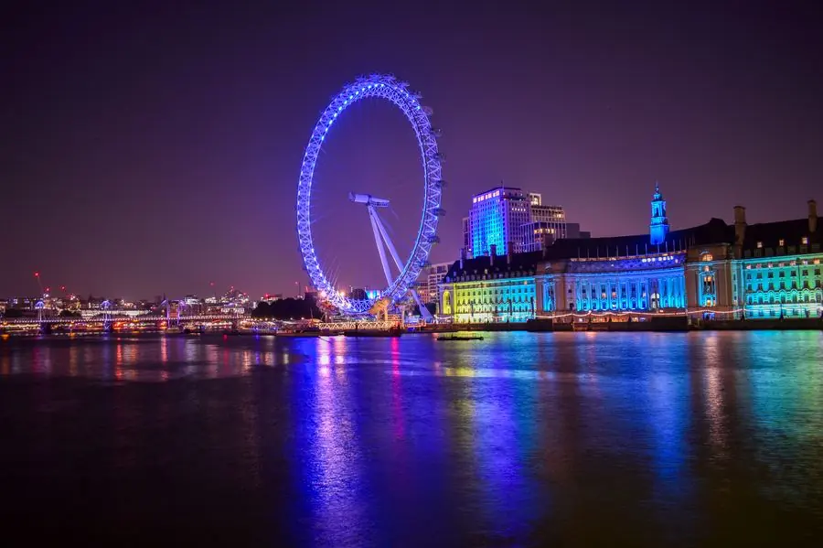 London Eye lit up at night
