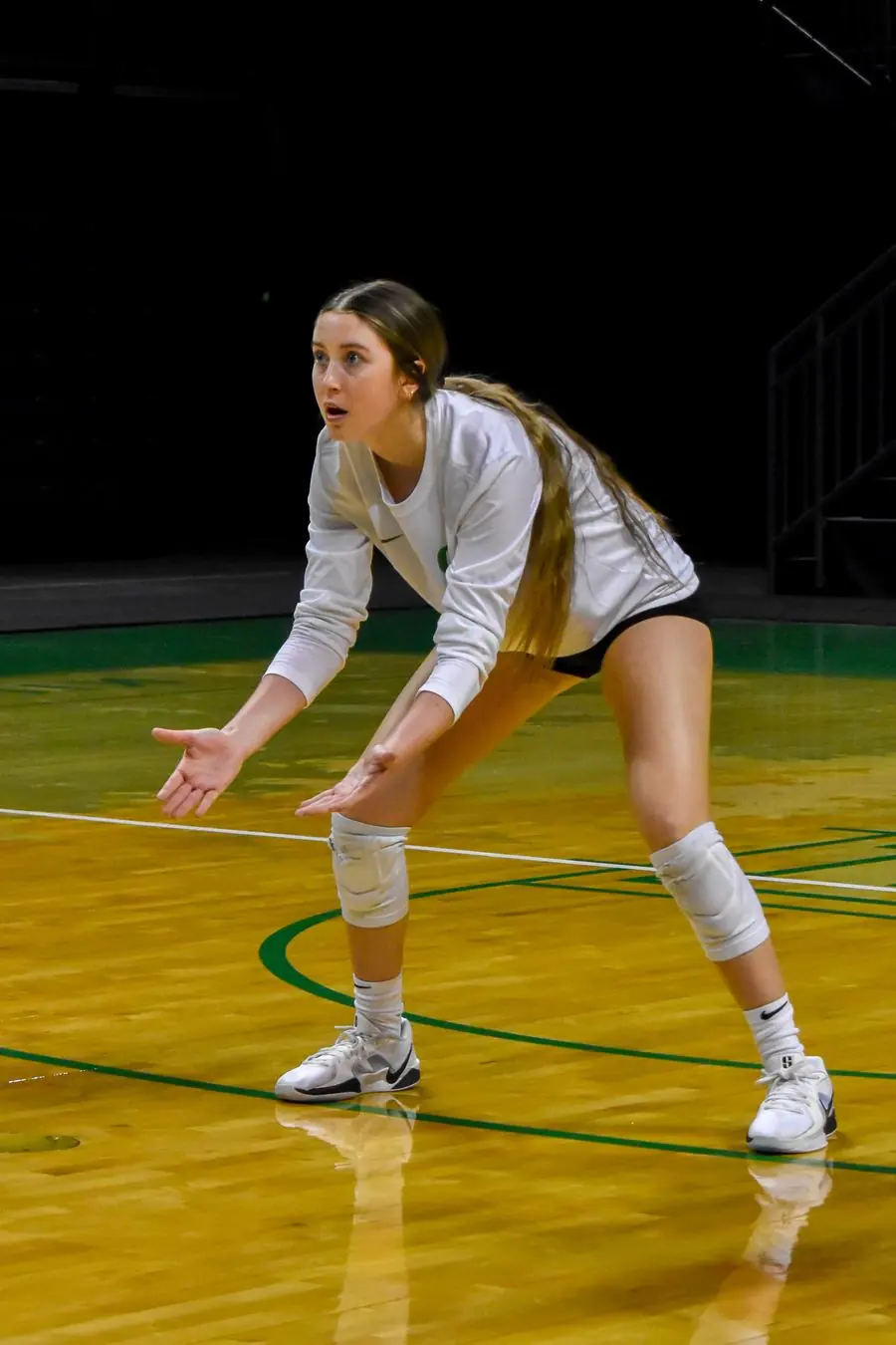 Oregon volleyball player in ready position